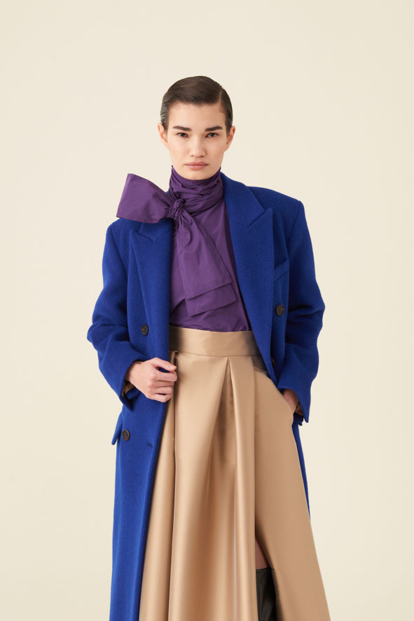 co.go fall winter 2023-2024 electric blue coat detail