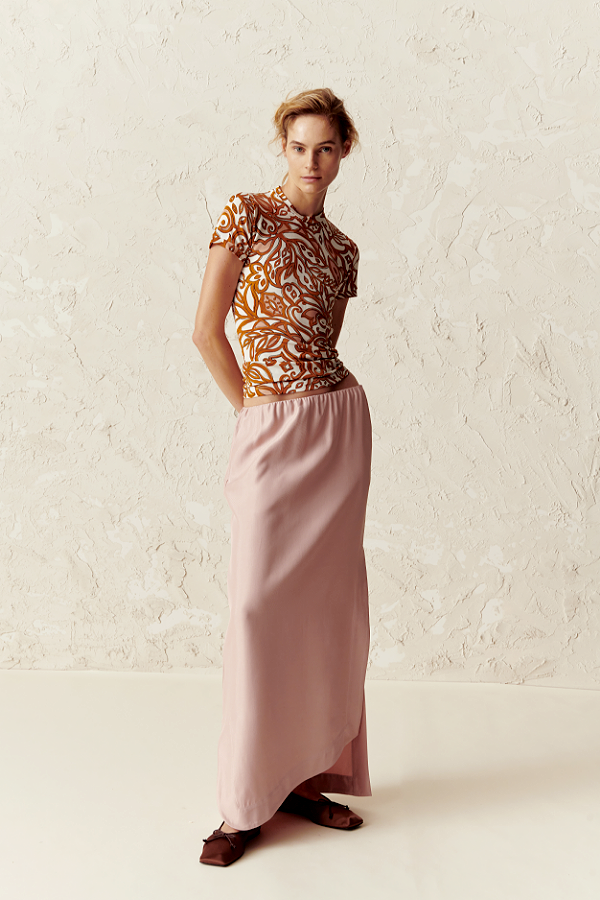 long pink skirt and printed t-shirt spring summer 2025