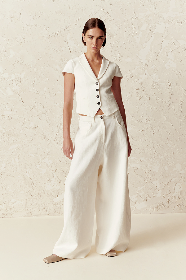 white outfit spring summer 2025