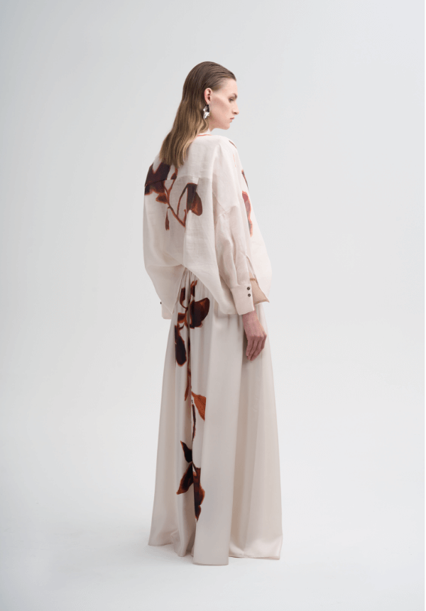 long woman skirt and blouse botanical print